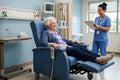 Best Automatic Recliner Chairs for Seniors in Canada (2026 Guide)