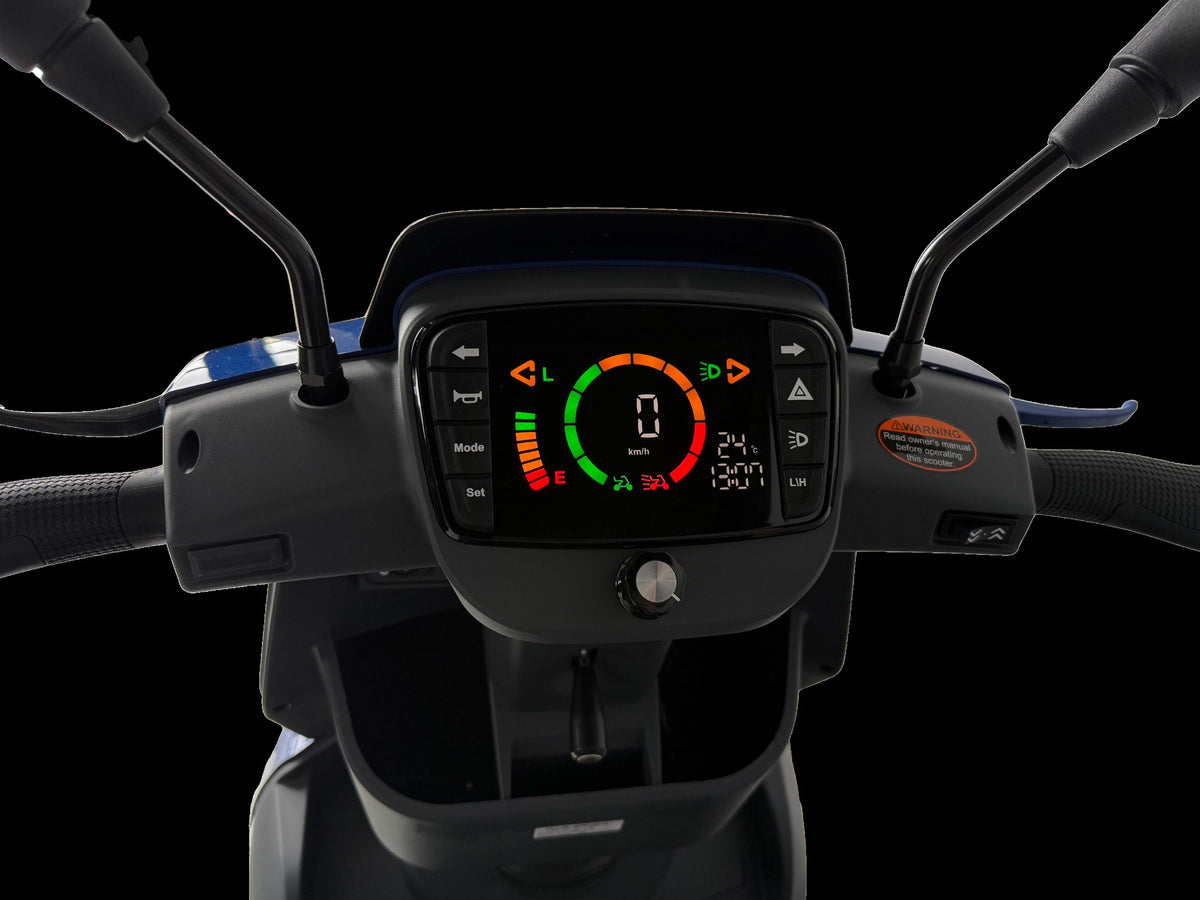 Movo MACH tiller and digital instrument display, detail view