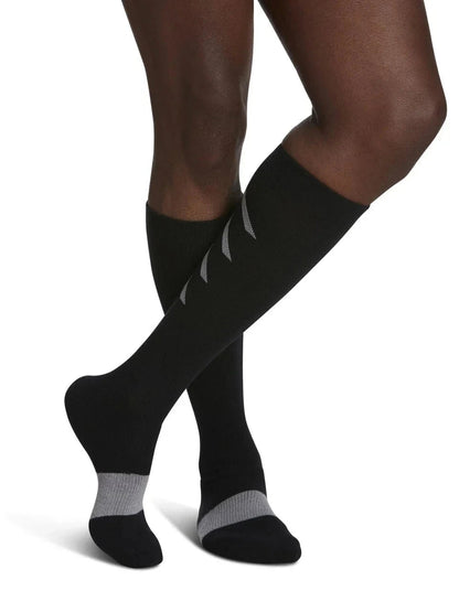 Sigvaris 401 Athletic Recovery Socks 15 - 20 mmHg Calf High For Unisex Closed Toe | Sigvaris - Factory Direct Medical