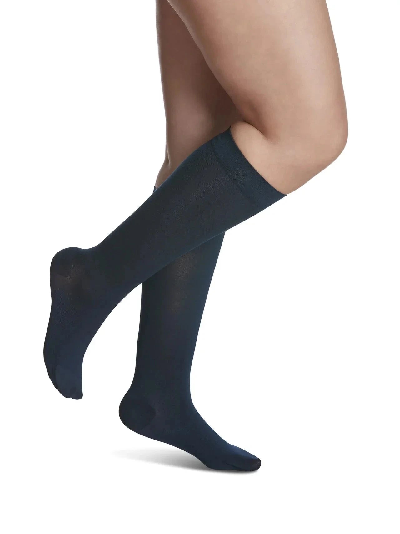 Sigvaris 840 Soft Opaque Compression Socks 15 - 20 mmHg Calf High for Female Closed Toe | Sigvaris - Factory Direct Medical