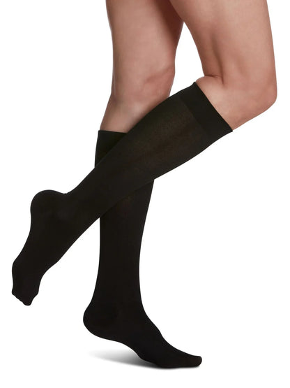 Sigvaris 220 Sea Island Cotton Compression Socks 20-30 mmHg Calf High for Women Closed Toe
